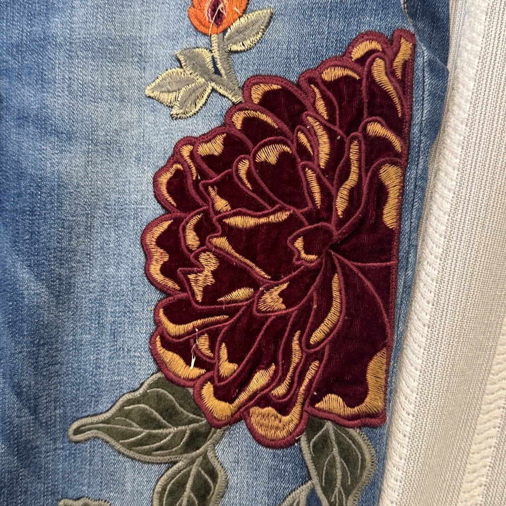 Chico's Blue Wash Jeggings with‎ Floral Embroidery US Size 6R / Chicos Size 0.5R - Picture 7 of 14